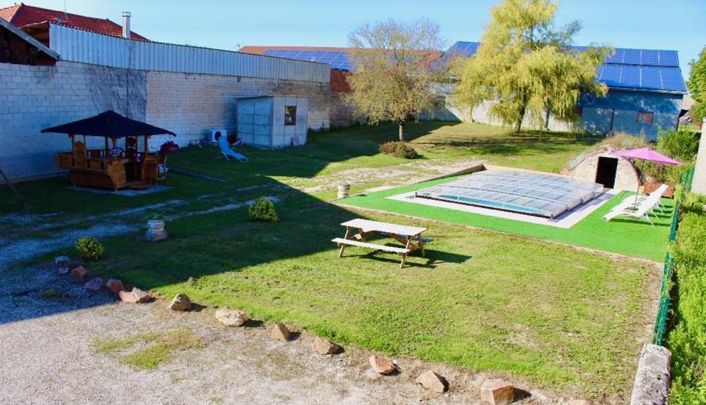 Bussy-le-Château Chambres D'Hotes Aux Portes Des Tumuli المظهر الخارجي الصورة